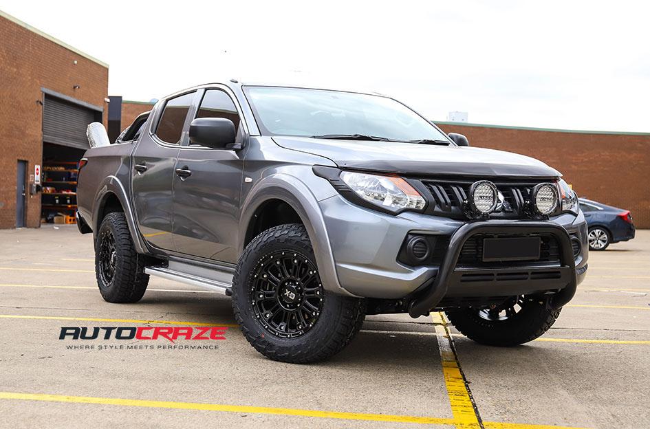 MITSUBISHI TRITON HOSS XD II GLOSS BLACK